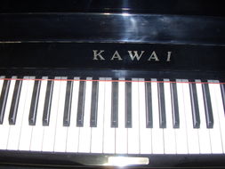 日本二手钢琴批发 零售
